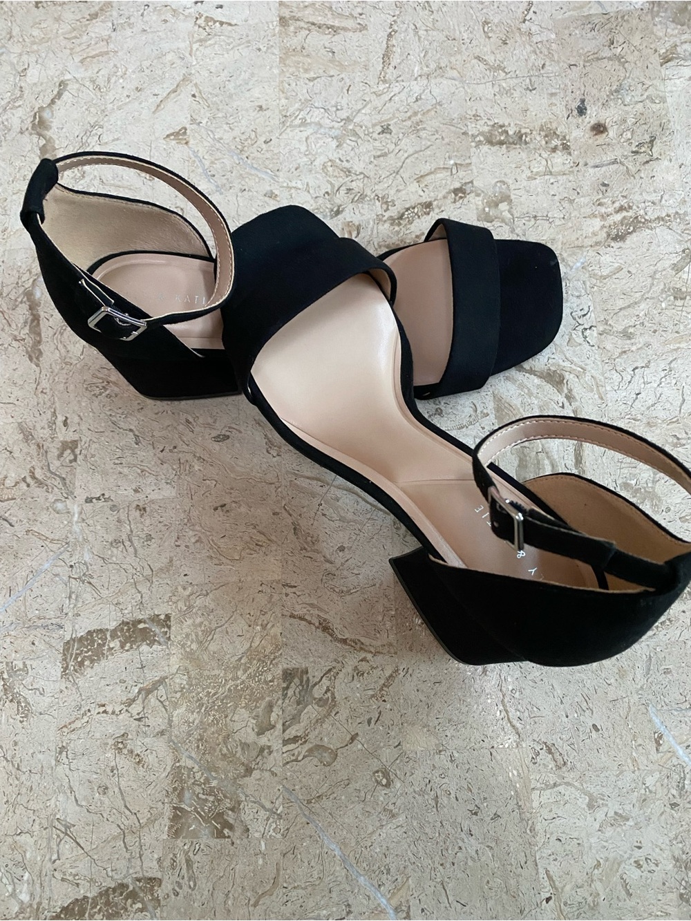 El grant appendix Toe aBlack Heel Sandal Marybell Kelly & Katie Size 9 Wide